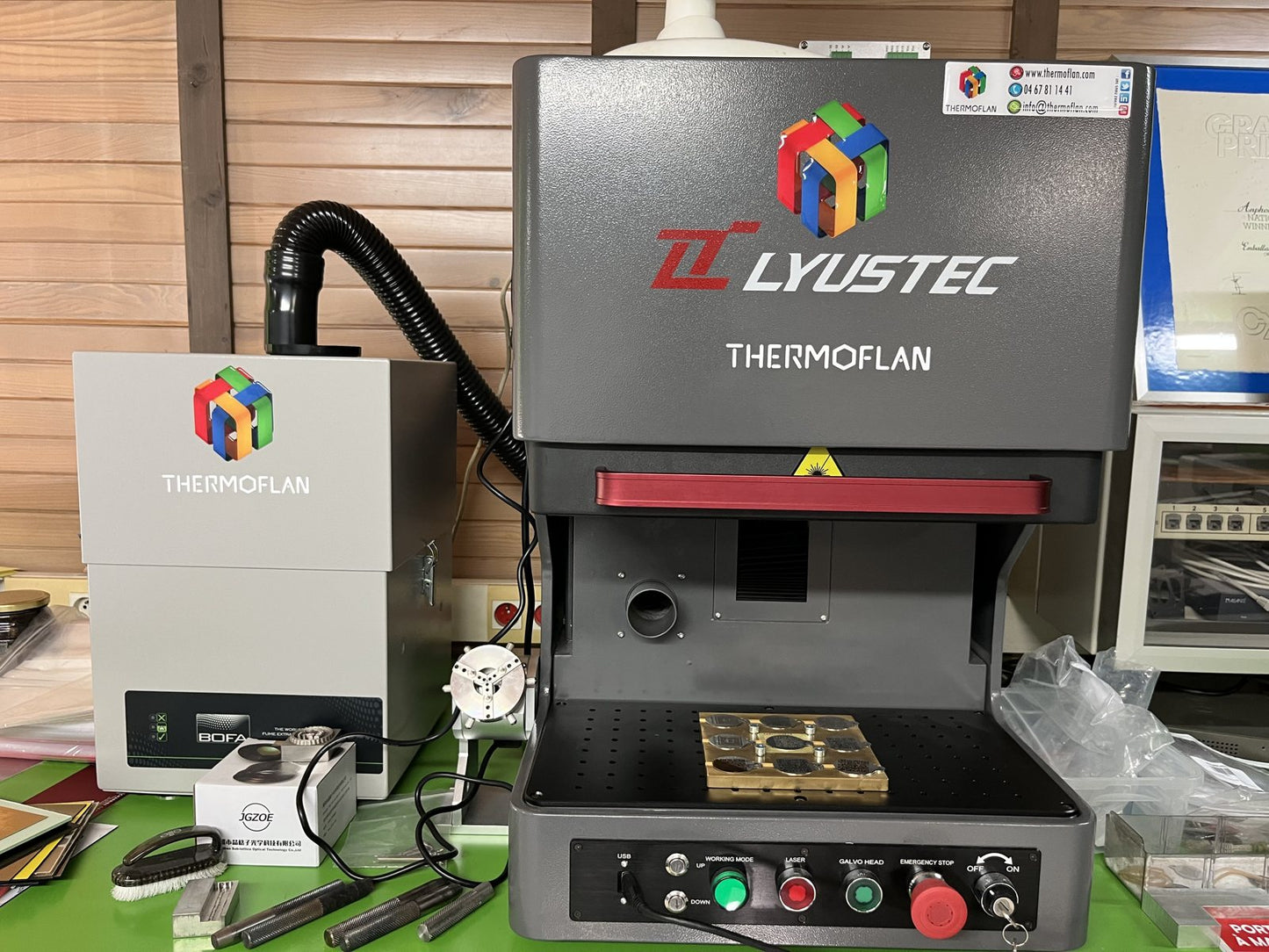 Laser fibre de marquage métal — atelier de gravure